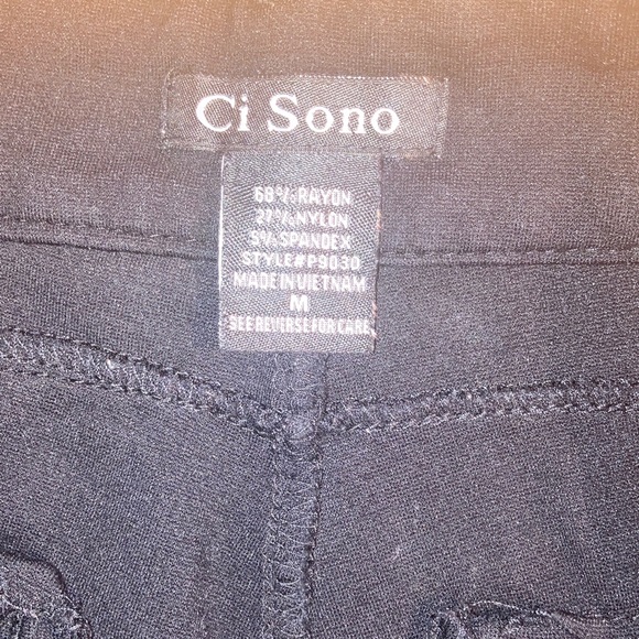 5 for $25 💸💸💸💸💸
Ci Sono Black Skinny Pants - Picture 7 of 7
